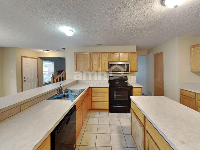 Foto del edificio - 7349 Emerald Tree Dr