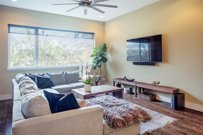 Photo - 4610 Steel St Townhome