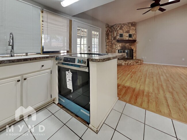 Building Photo - 405 Birchwood Dr