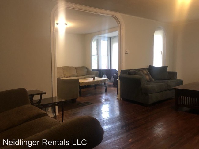 Foto del edificio - 4 br, 2 bath House - 40 E Pomfret St