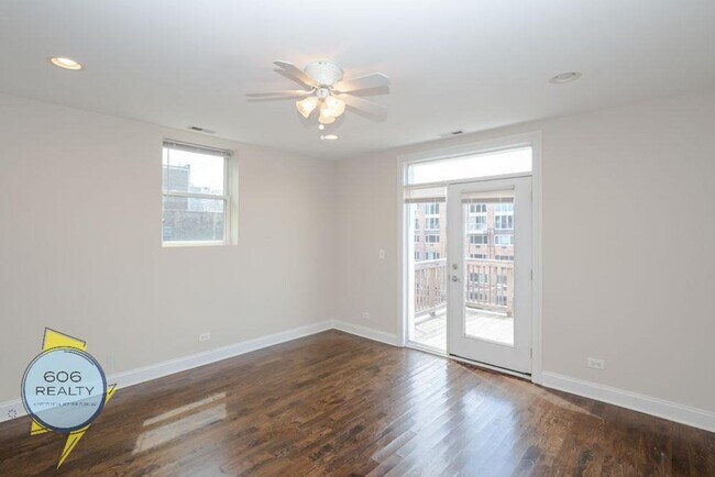 Foto del edificio - 649 W Deming Pl