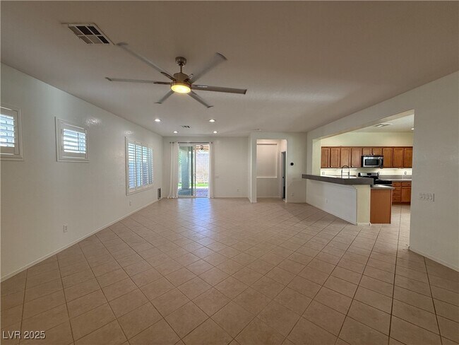 Foto del edificio - 2739 Mintlaw Ave