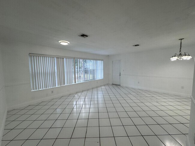 Building Photo - 6884 NW 14th St