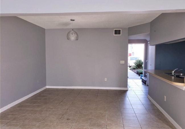 Building Photo - 914 Caribbean Dr