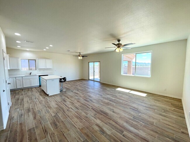 Foto del edificio - 2024 New Construction 3 Bedroom Home in Ne...