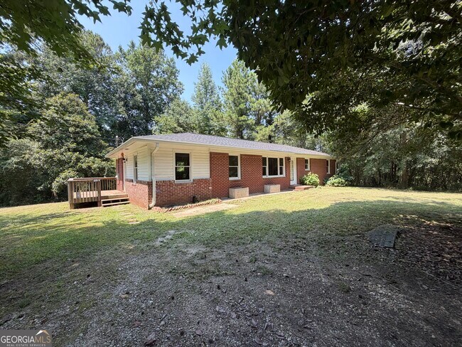 Foto del edificio - 448 McBrayer Rd