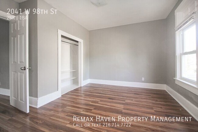 Building Photo - 2041 W 98th St