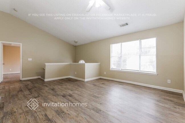 Foto del edificio - 301 Summer Hill Cir