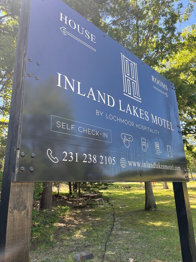 Inland Lakes Motel Apartments in Indian River, MI
