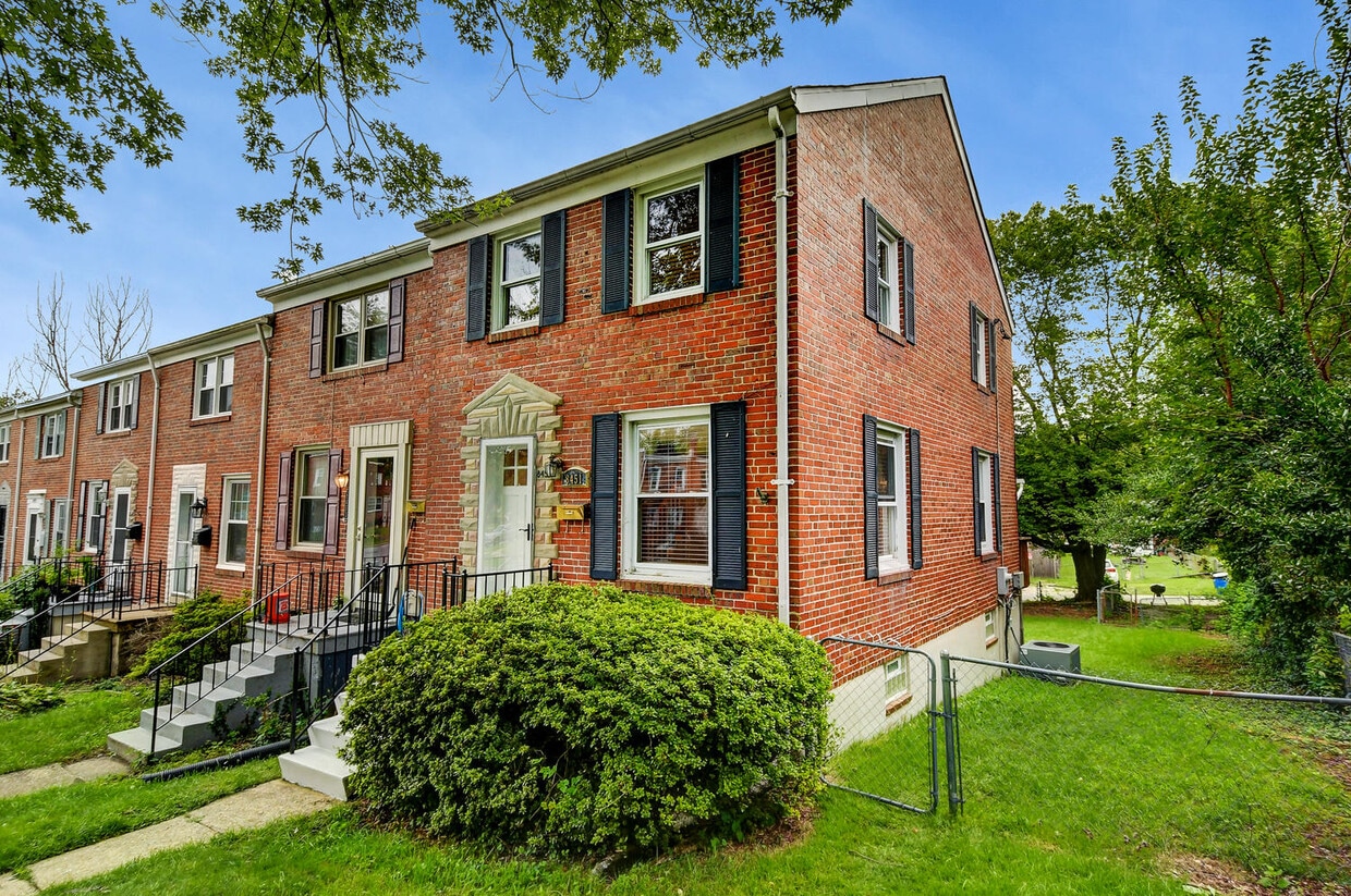 Photo - 8451 Water Oak Rd (Parkville, MD)