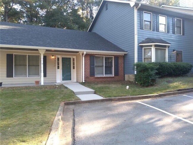 Foto del edificio - 4813 Hairston Pl