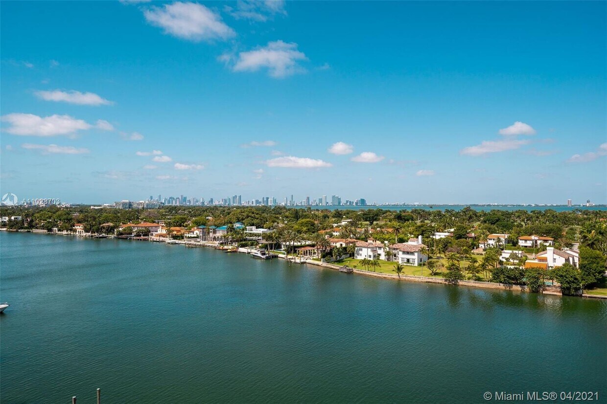 Foto principal - 5500 Collins Ave