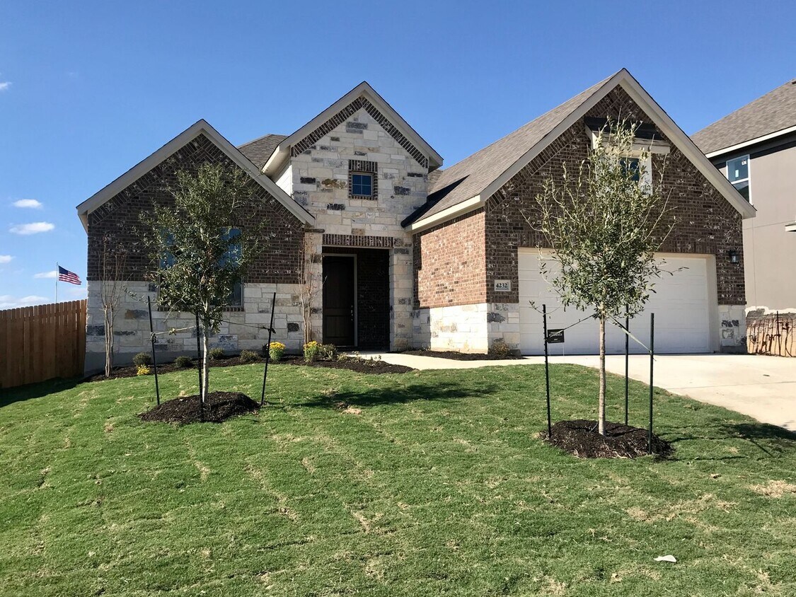 Primary Photo - Brand New 4 bedroom One Story - Vista Vera...