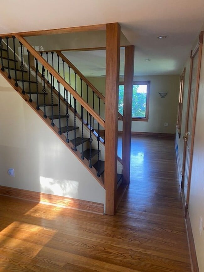 Building Photo - 124 Maxwell Ave