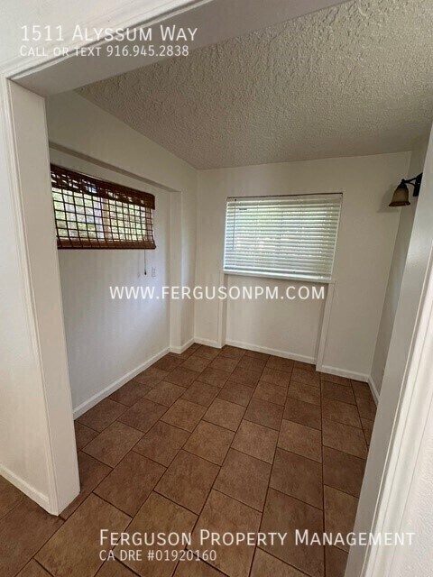 Foto del edificio - 1511 Alyssum Way