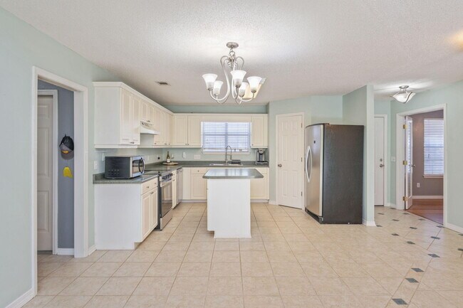 Foto del edificio - 2702 Beacon Ct
