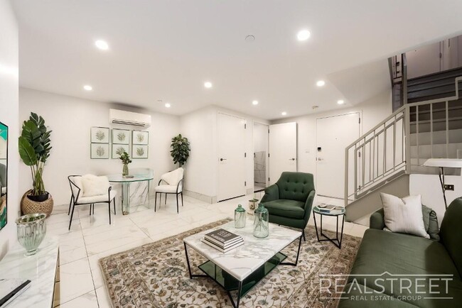 Building Photo - Modern New Construction Studio Apartment w...