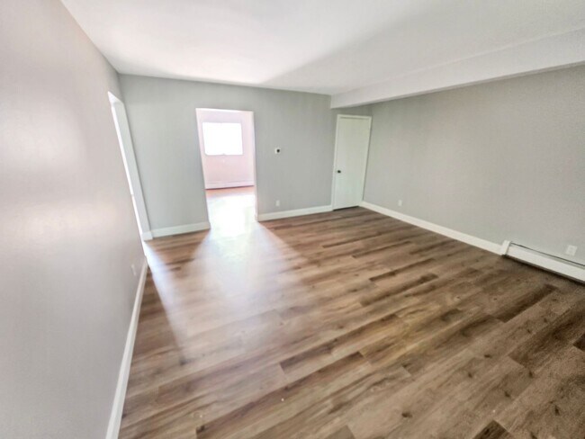 Foto del edificio - 136 N Lake St