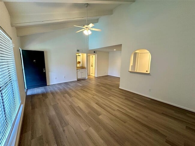 Building Photo - 1100 Augusta Dr