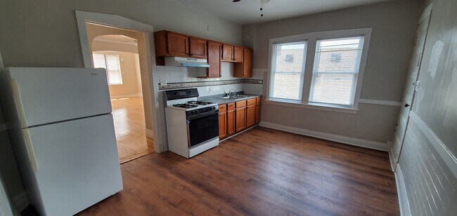 Building Photo - 3980 S Archer Ave