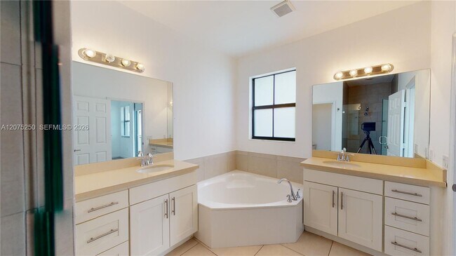 Foto del edificio - 10428 NW 61st St
