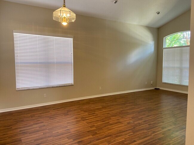 Foto del edificio - 1408 Holly Glen Run