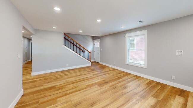 Foto del edificio - 1708 Highland Ave