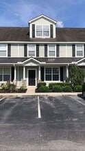 Building Photo - 907 Hemingway Cir
