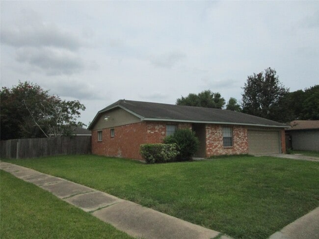 Building Photo - 16322 Clearmont Dr