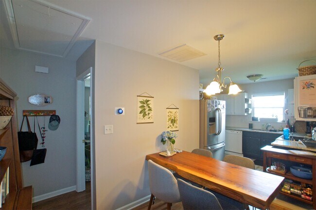 Foto del edificio - 716 McGill Pl