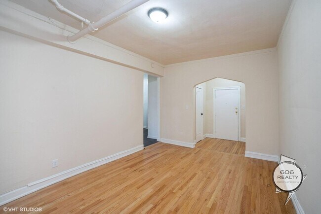 Building Photo - 5250 S Drexel Ave