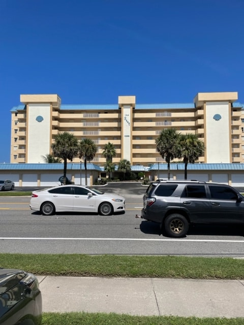Building Photo - 1095 N Hwy A1A
