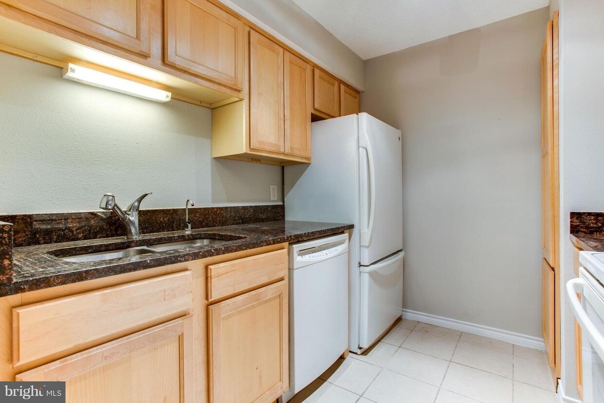 Primary Photo - 1525 Lincoln Way