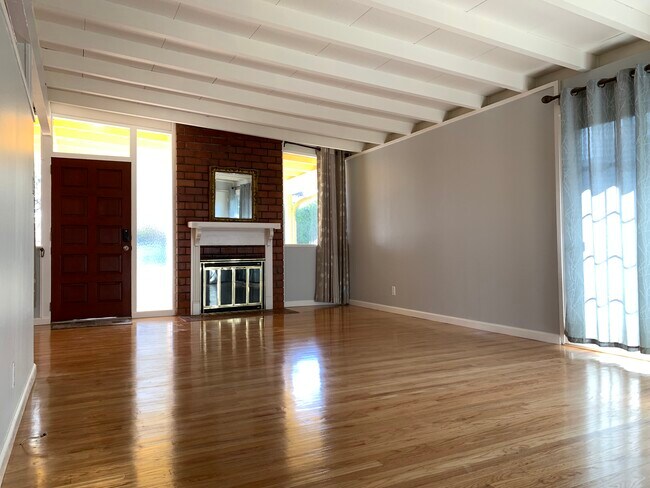 Foto del edificio - 734 Telford Ave