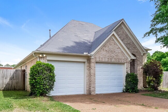 Foto del edificio - 8280 Dexter Ridge Cove E
