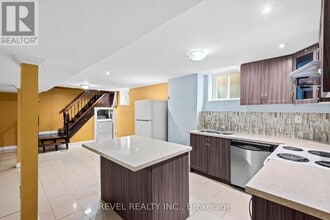 Building Photo - 1005 Sandcliff Dr