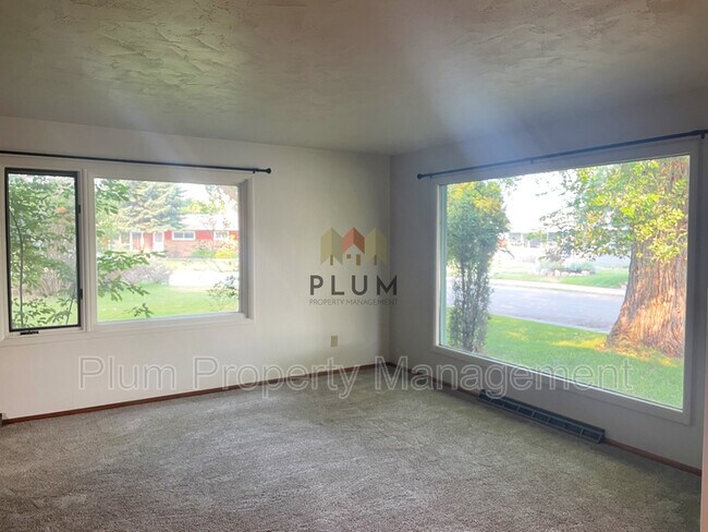 Building Photo - 2610 Bel Vue Dr