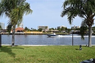 Building Photo - 6223 Bay Club Dr