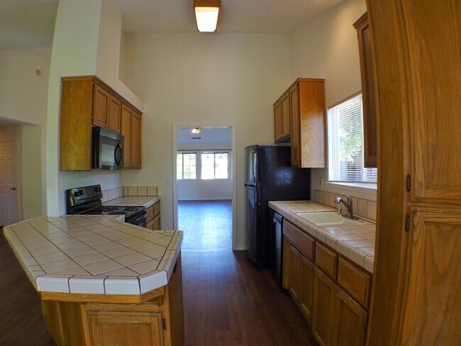 Foto del edificio - 250 Pinyon Hills Dr