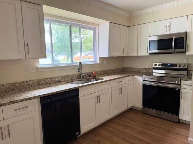 Foto del edificio - 1079 Tall Oak Dr