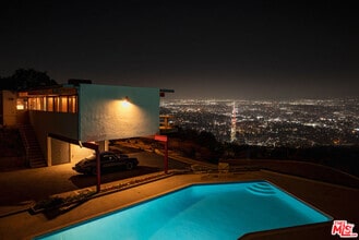 Building Photo - 7820 Mulholland Dr