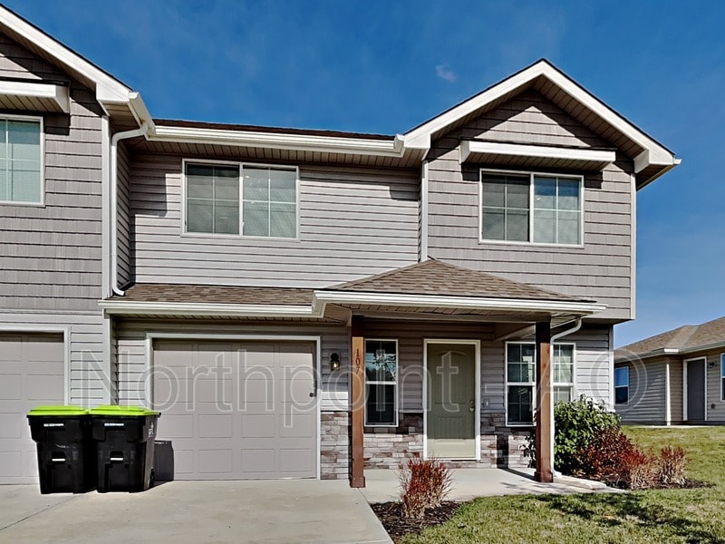 107 SW Rose St, Blue Springs, MO 64014 House Rental in Blue Springs