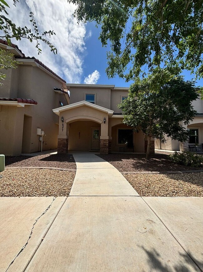 Foto del edificio - HOME FOR RENT IN THE UPPER VALLEY IN WEST EL PASO