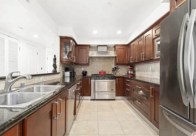 Foto del edificio - 1621 Barry Ave
