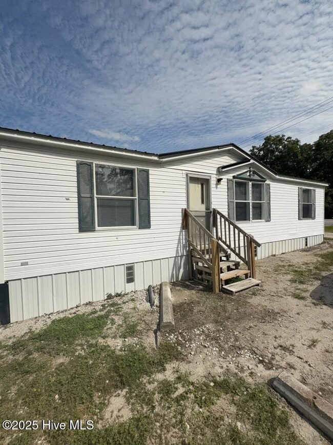 Foto del edificio - 2108 Catherine Lake Rd