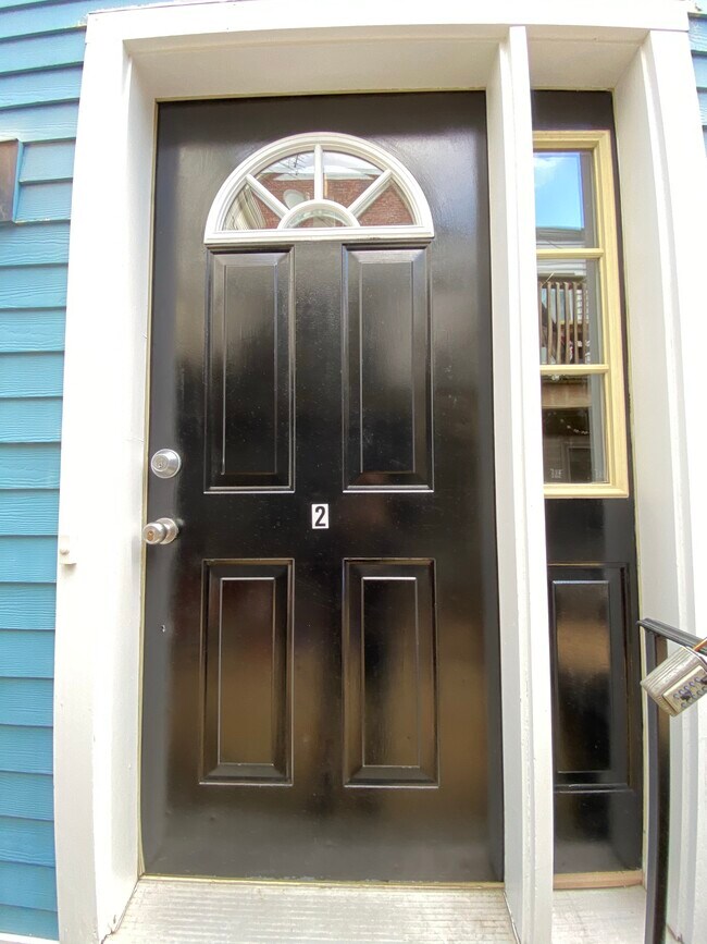 Foto del edificio - 241 W 3rd St