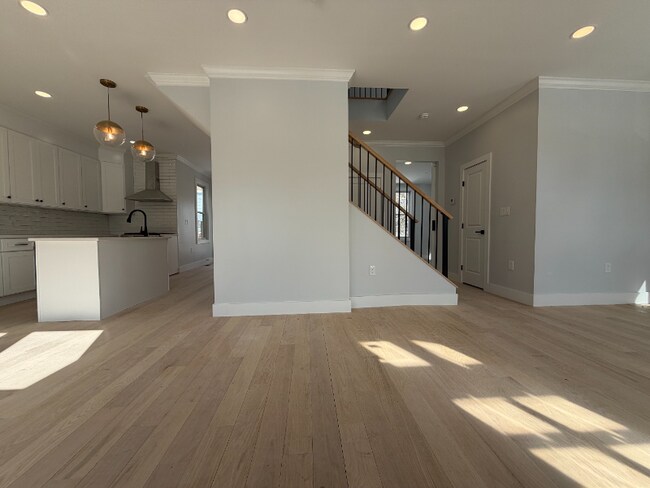 Foto del edificio - 3217 Central Ave NE