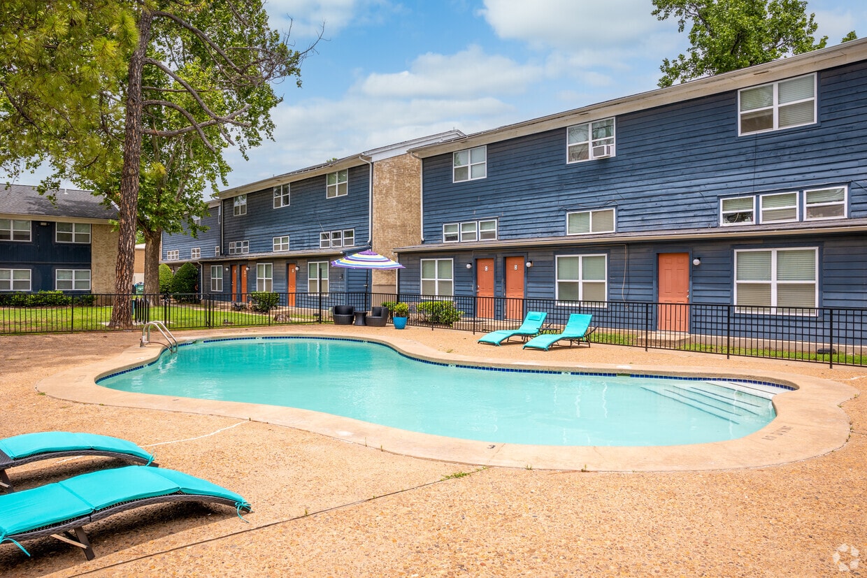 Charleston Apartments Apartments in Norman, OK