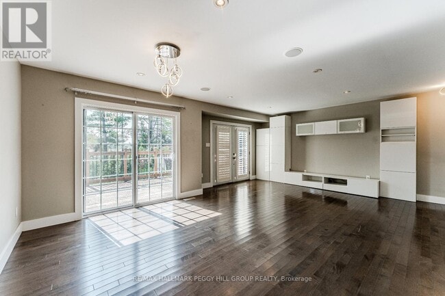 Building Photo - 385 Edgehill Dr