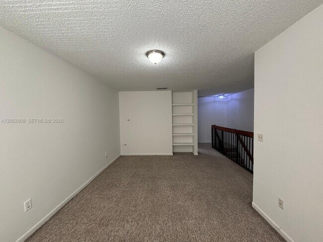 Foto del edificio - 18342 NW 68th Ave